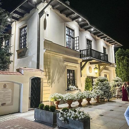 チェチェジン Dwor Anna Bed & Breakfast エクステリア 写真