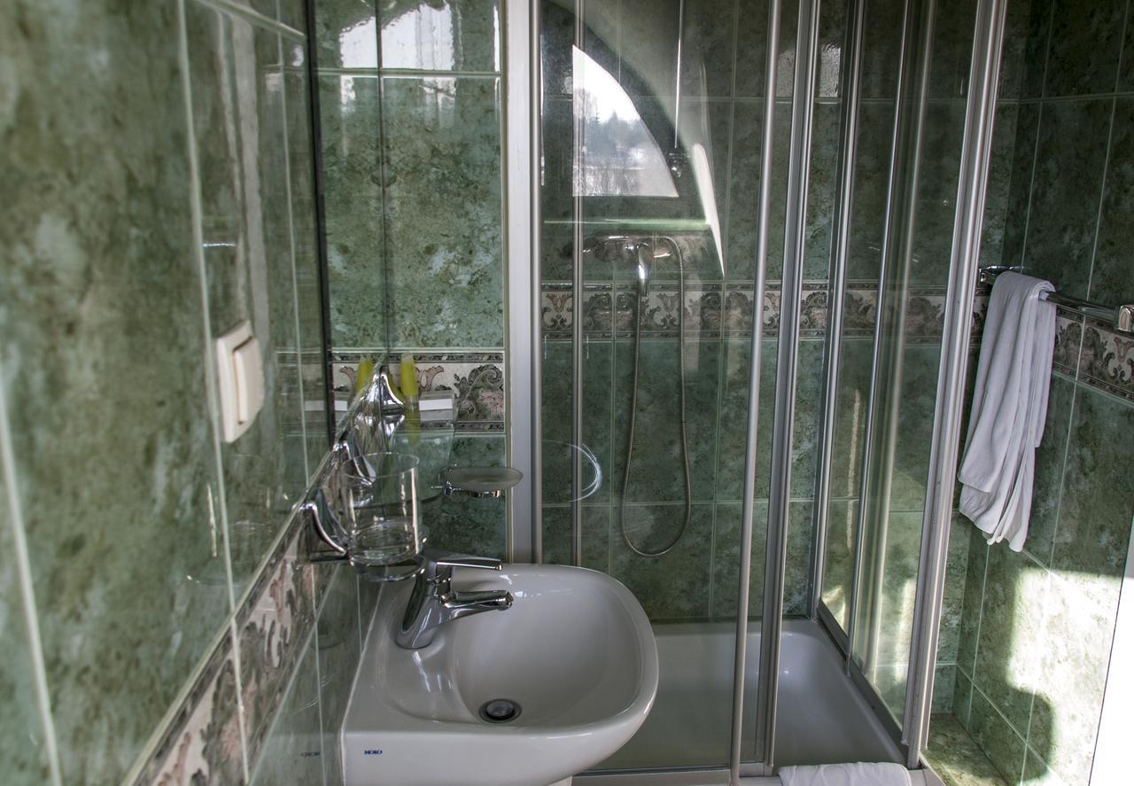 チェチェジン Dwor Anna Bed & Breakfast 部屋 写真