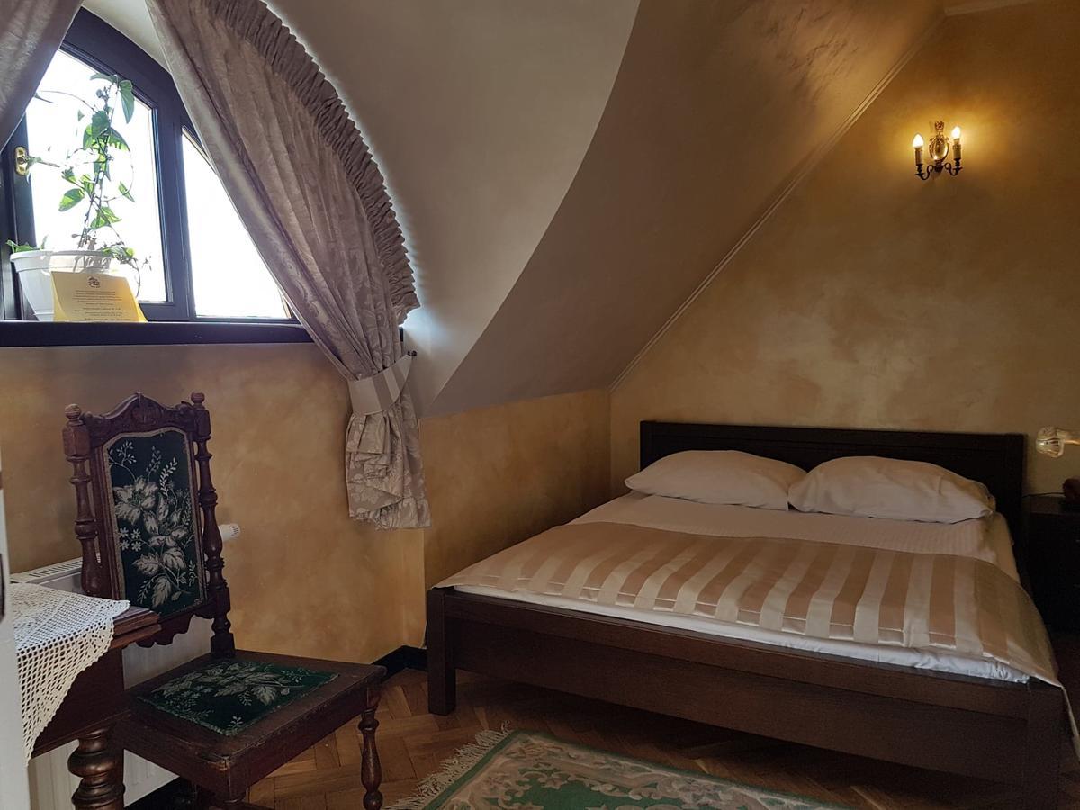 チェチェジン Dwor Anna Bed & Breakfast エクステリア 写真